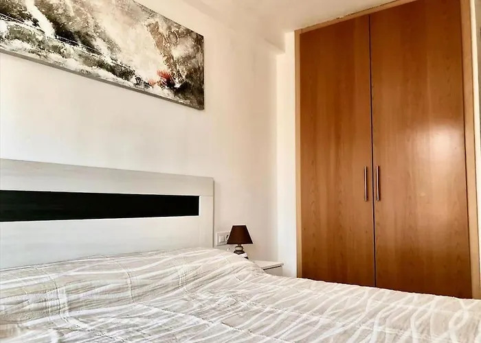 1 En Pleno Centro A 20 Metros De La Playa *